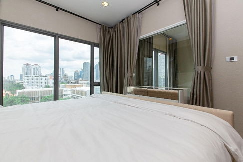 Urgent! Luxurious Duplex room in the heart of Thonglor 🌟
For rent The Crest Sukhumvit 34
💥 Large area, fully furnished, 