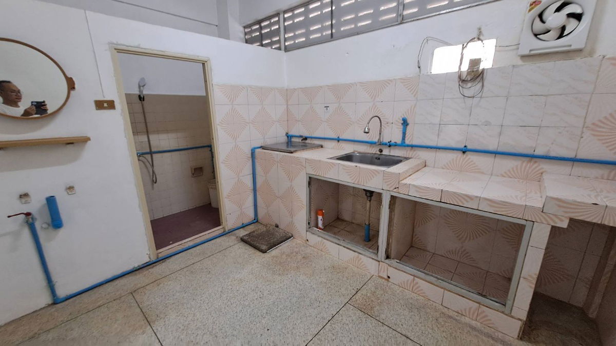 picture 🏡 Townhouse for Rent – On Nut 44 | Rungaroon Village | 2 Beds, 2 Baths | 9,000 THB/Month - 5/18
