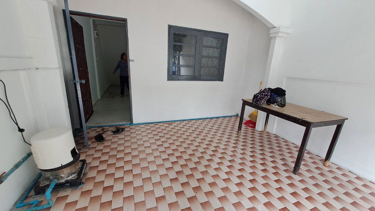 picture 🏡 Townhouse for Rent – On Nut 44 | Rungaroon Village | 2 Beds, 2 Baths | 9,000 THB/Month - 3/18