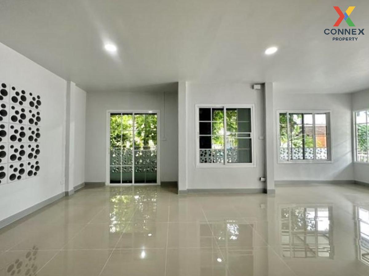 picture For Sale Townhouse/Townhome  , Baan Farlakool , Pracha Thipat , Thanyaburi , Pathum Thani , CX-125685 ✅ Live chat with us ADD LINE @connexproperty ✅  - 8/12