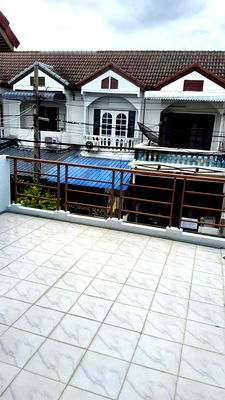 Townhouses for rent วิทยาลัยการจัดการเพชรเกษม : Rama2 Hospital 500m. Maruey fresh market 200m. For rent 3-storey townhouse 19sq.w. 230sq.m. Thai Wat