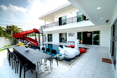 Houses for sale Nong Prue, Chonburi : 6-BR Villa close to Pattaya (ID 1229337)