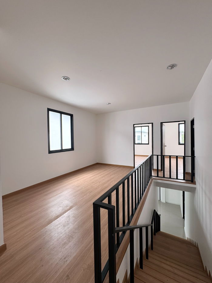picture 2-storey detached house, modern style - 15/17