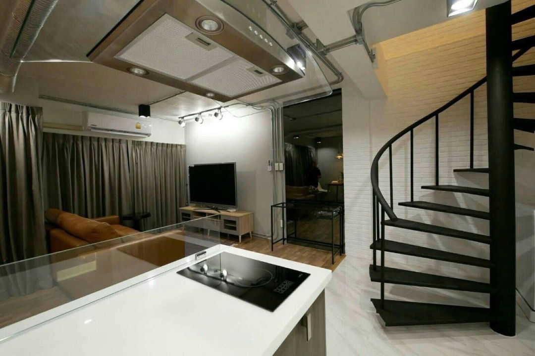 picture Thonglor                       Tower  - 9/10