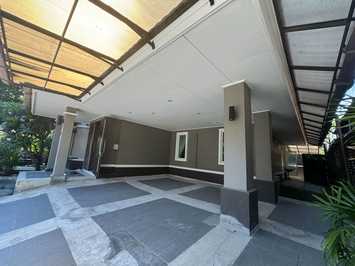 picture P0107 Golden Nakara – Spacious Luxury Home in Central Bangkok - 38/40