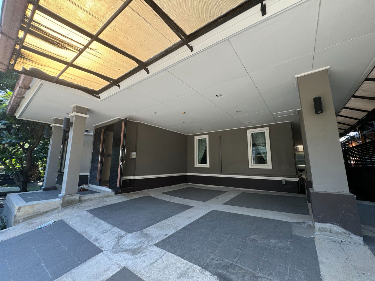 picture P0107 Golden Nakara – Spacious Luxury Home in Central Bangkok - 37/40