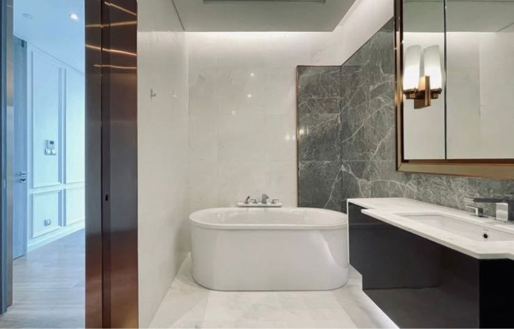 picture For rent✨ Sindhorn Tonson (Super Luxury) 📲 Line ID : @034etfin✨Near BTS Chidlom and BTS Phloen Chit, only 4 minutes. Be - 4/10