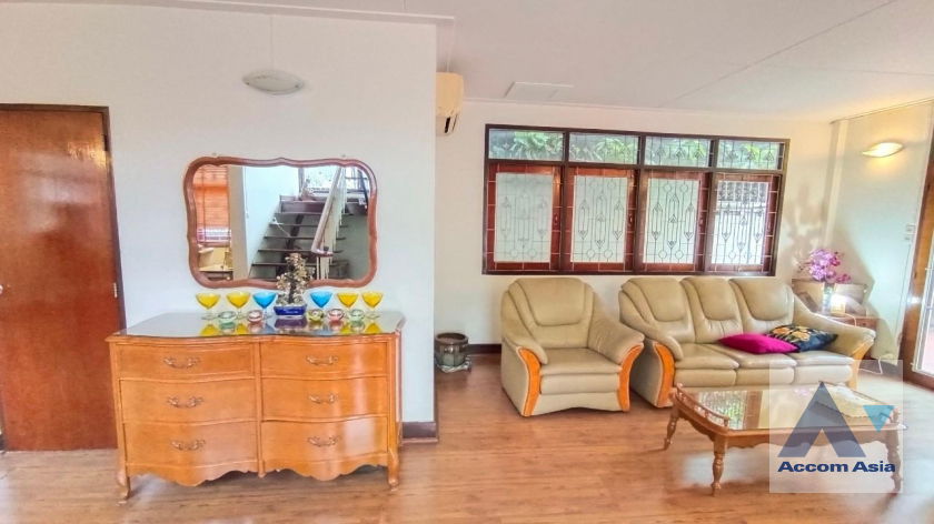 picture 🔼🔽 AccomA 📩 Spacious house with classic charm and greenery in Sathorn (1714115) - 10/20