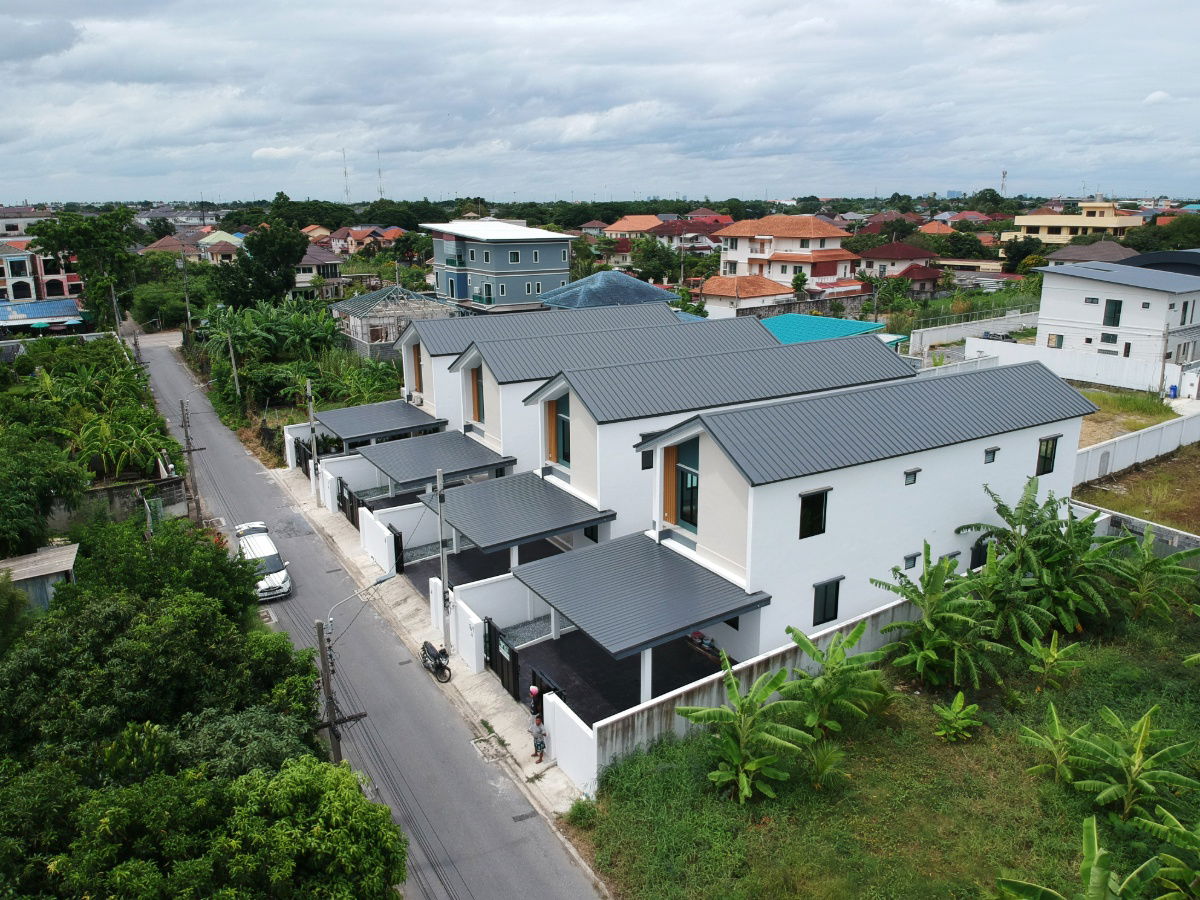 picture 2-storey detached house, modern style - 17/17