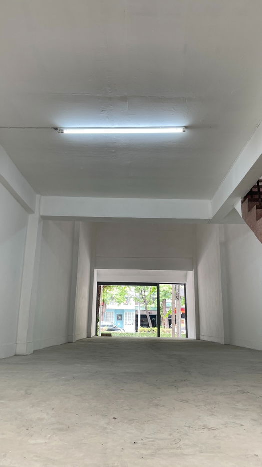 picture WS1558 🏢 Commercial building for rent, 3.5 floors, Phatthanakan 57/1, next to 8-lane main road, cars pass all day! Only 35,000 baht/month - 2/21
