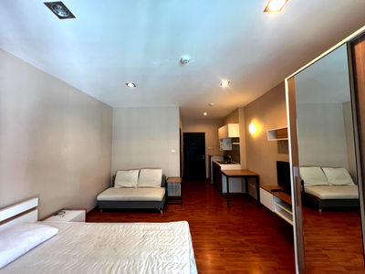 Condos for sale 700 Year Sports Arena Chiang Mai : Condo near CMU for sale : One Plus cmu 3 Tel. 082-3899314 (Khun Boo)