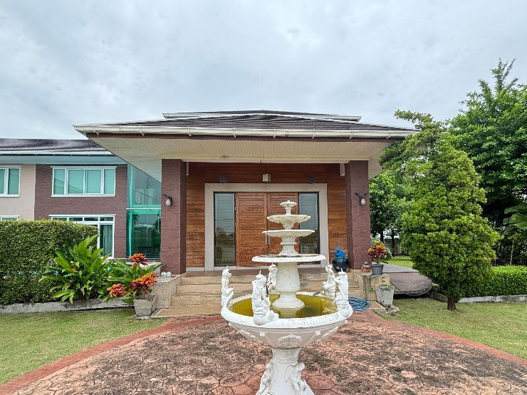 picture Big house 1 rai, Panya Inthra P4, Pool Villa for big family or company - 44/50