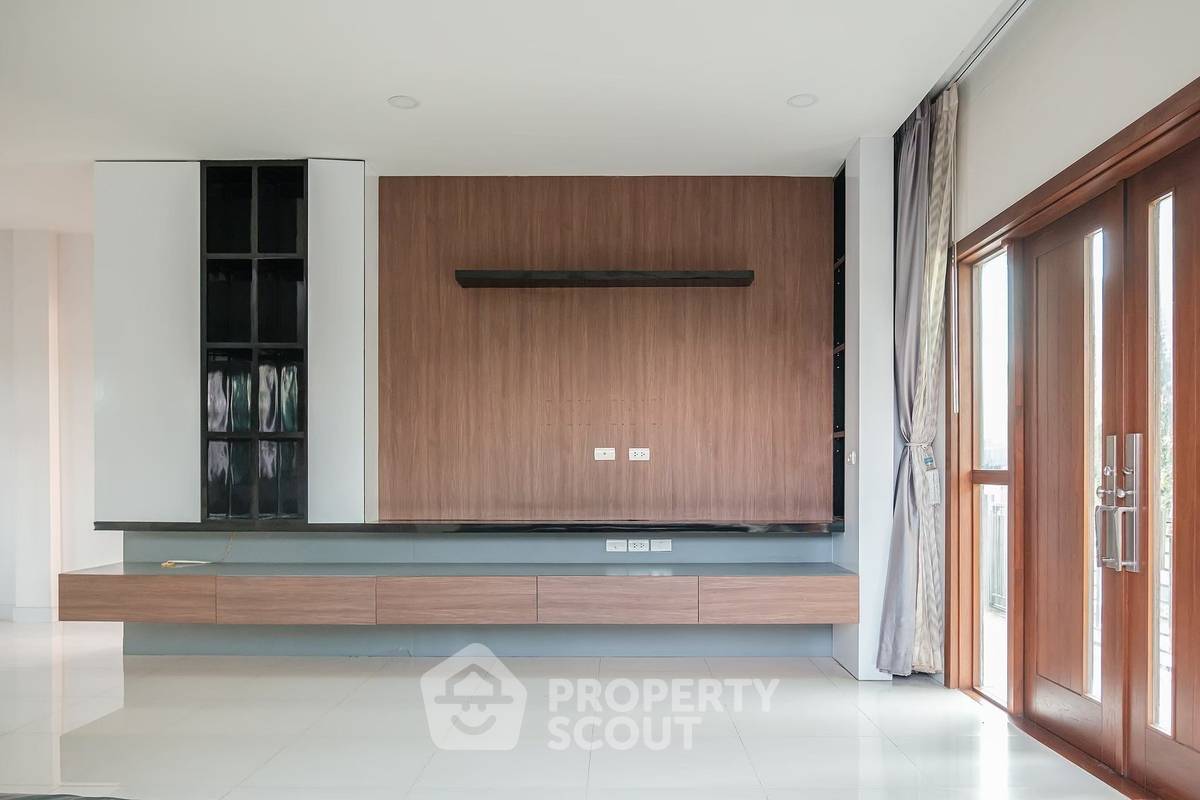 picture 5-BR House in Wat Chalo (ID 2059479) - 9/40