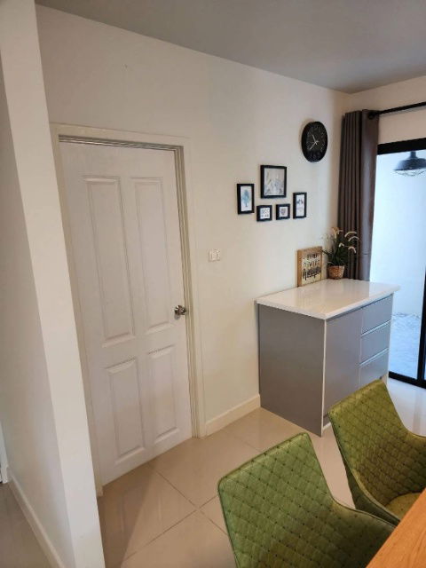 รูป ✅️🏡 ให้เช่าบ้านเดี่ยว 2 ชั้น พร้อมอยู่ เฟอร์นิเจอร์ครบ! 📍 หมู่บ้านอารียา โคโม่ (วงแหวน-รามอินทรา) หมู่บ้านสงบ เฟสบ้านเดี่ยว ไม่พลุกพล่าน - รูปที่ 6/19