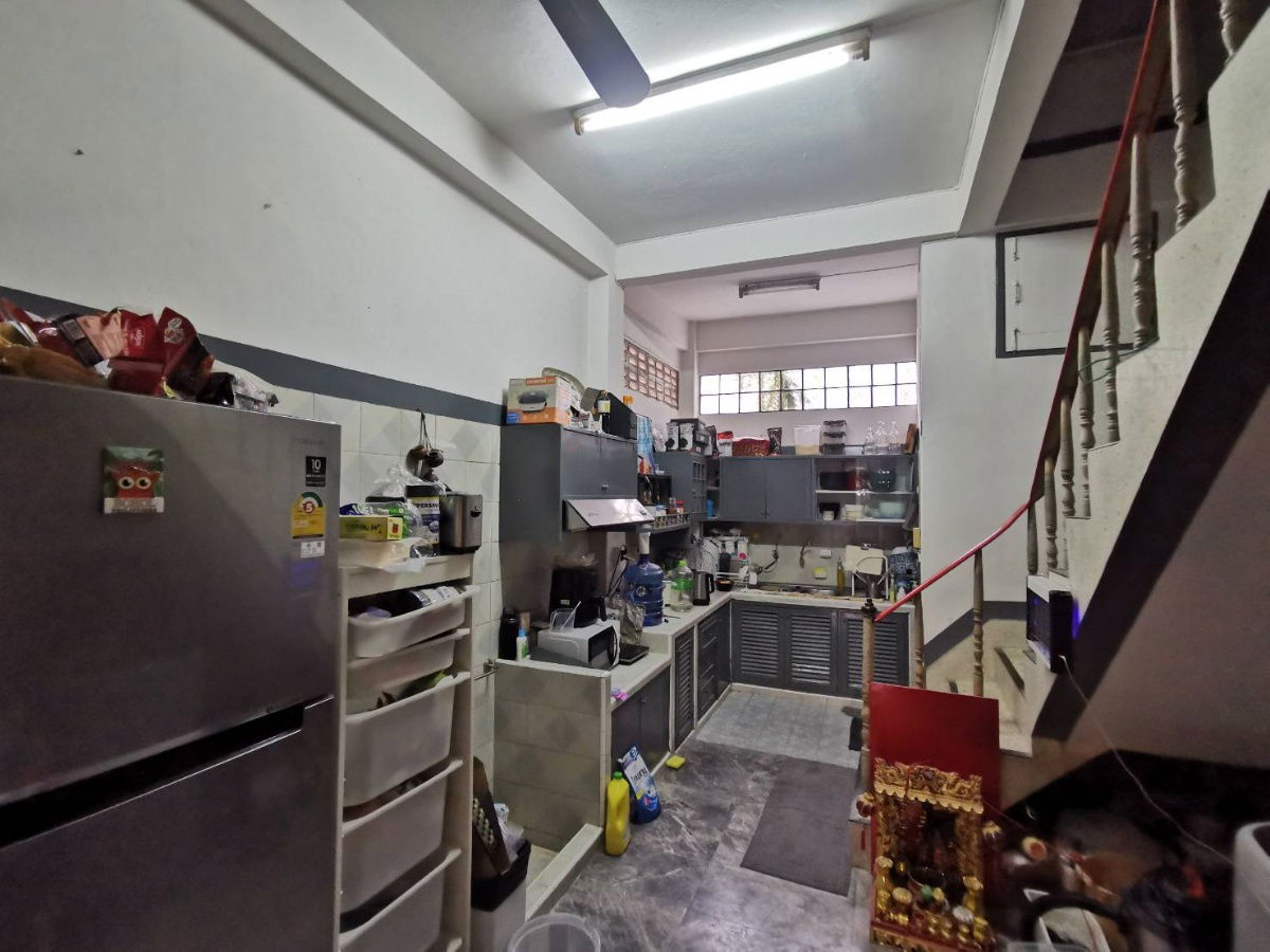 picture For sale: townhouse 11 square wah, Soi Trok Chalong Krung, Charoen Krung. - 7/19