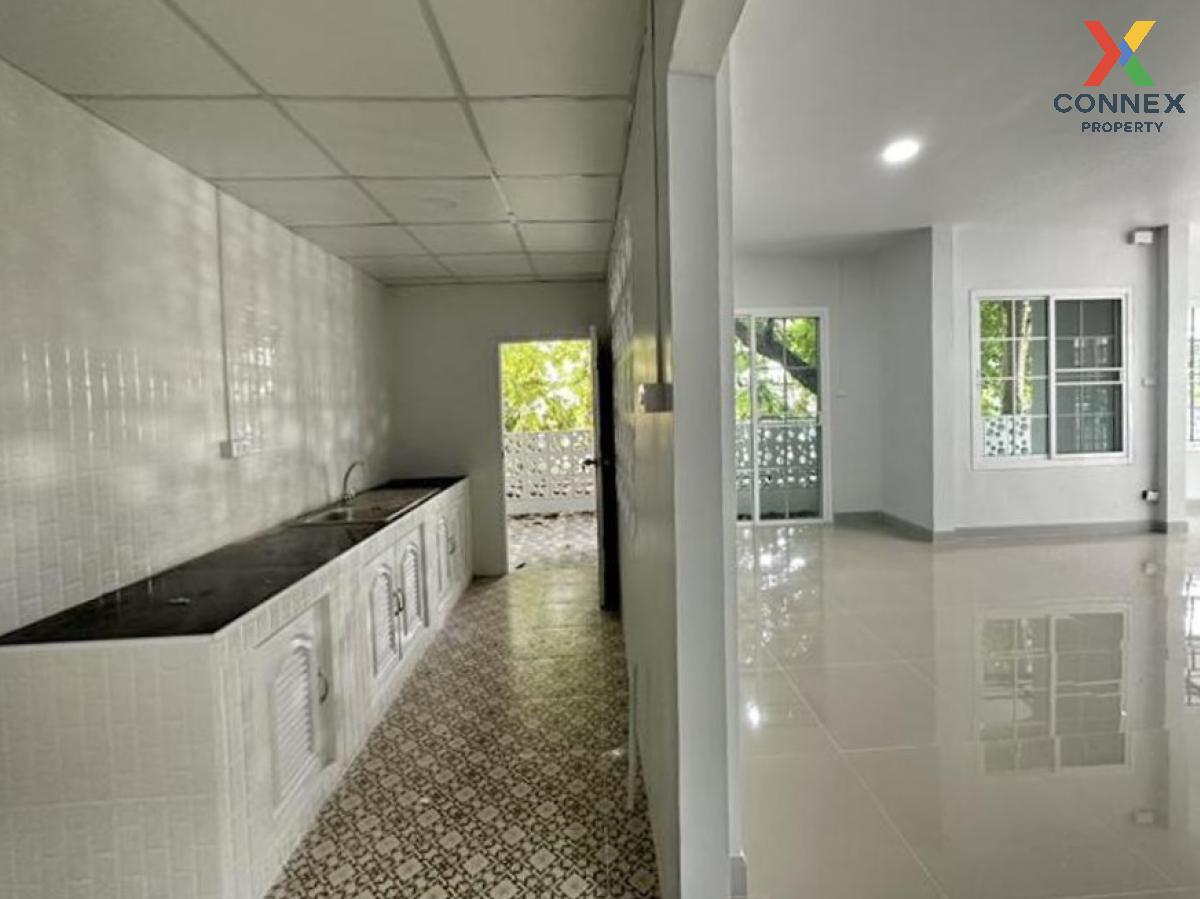 picture For Sale Townhouse/Townhome  , Baan Farlakool , Pracha Thipat , Thanyaburi , Pathum Thani , CX-125685 ✅ Live chat with us ADD LINE @connexproperty ✅  - 10/12