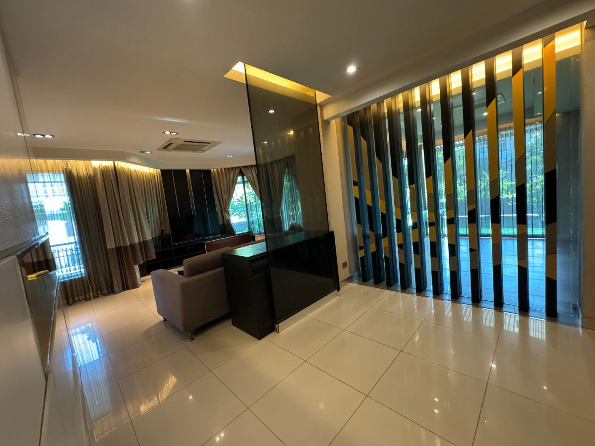 picture P0107 Golden Nakara – Spacious Luxury Home in Central Bangkok - 10/40