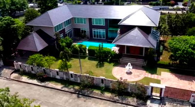 Houses for sale ถนนคู้บอน : Big house 1 rai, Panya Inthra P4, Pool Villa for big family or company