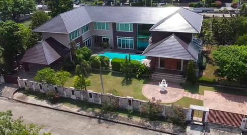 บ้านใหญ่ 1 ไร่ ปัญญาอินทรา P4 พูลวิลล่า สำหรับครอบครัวใหญ่/บริษัท