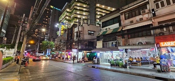 รูป ขายอาคารพาณิชย์สุขุมวิท 22 ติดริมถนน ตึกหัวมุมซอย - รูปที่ 2/6