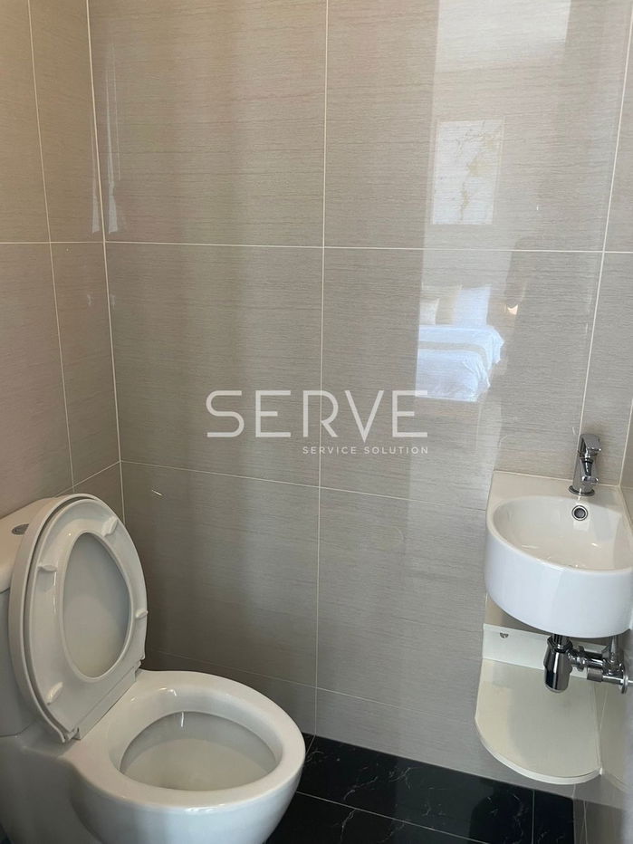 รูป ห้Studio (Large Room) in Phrom Phong Area Close to The Emporium / Condo For Sale-Park 24 - รูปที่ 11/12