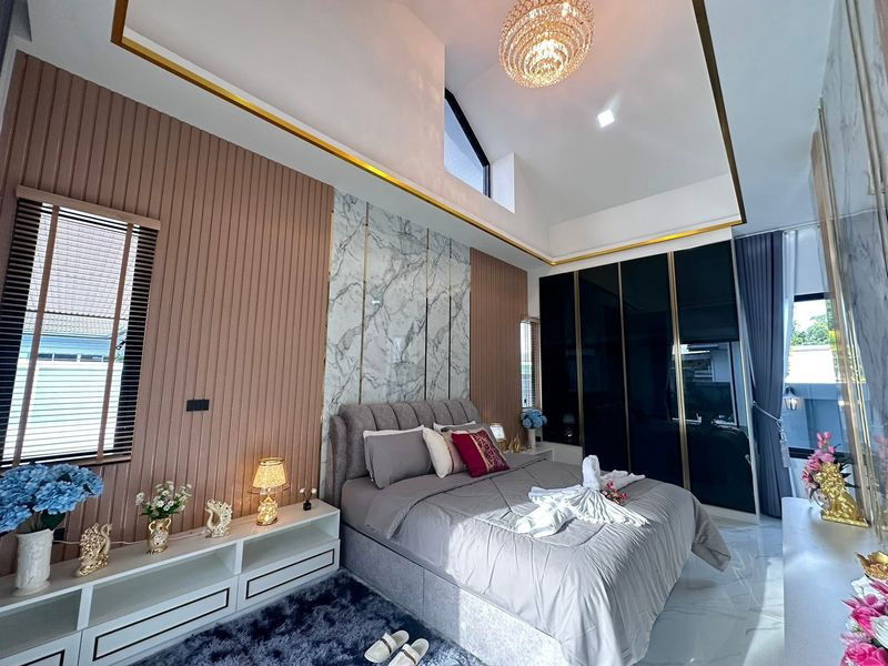 picture For sale: Luxury pool villa, modern style, near Map Prachan Reservoir, prime location in Pattaya. - 3/15