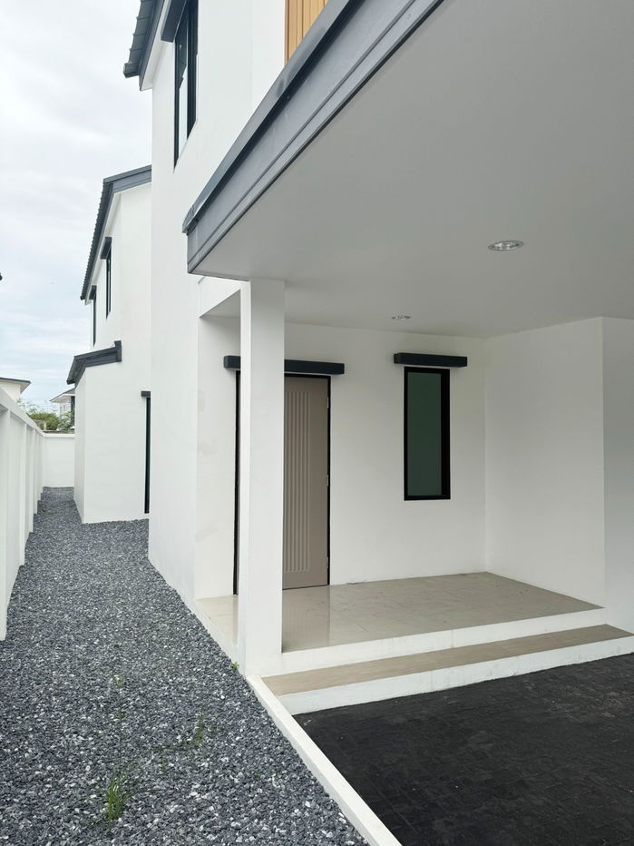 picture 2-storey detached house, modern style - 4/17