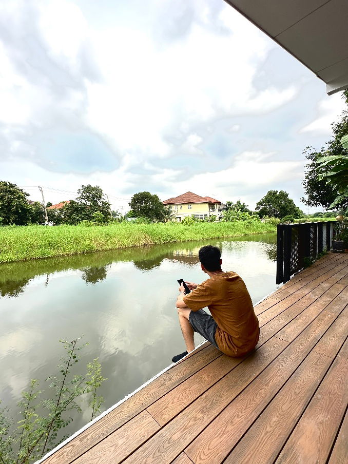 รูป ขายบ้านเดี่ยว 2 ชั้น ติดริมสระน้ำโครงการ หมู่บ้าน กฤษดานคร 25 มีสนามกอล์ฟในโครงการ เหมาะซื้ออยู่อาศัยพักผ่อนหย่อนใจ บรรยากาศดี เงียบสงบ - รูปที่ 4/13