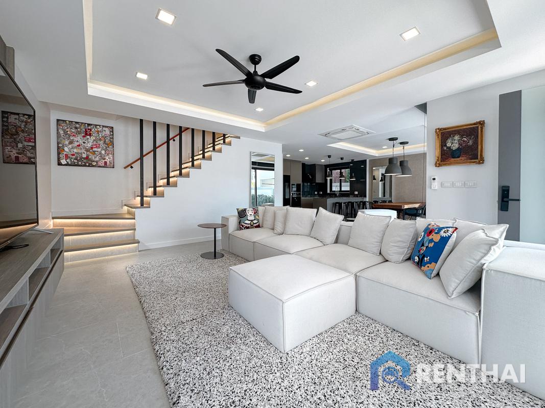 รูป บ้านเดี่ยว 3 ห้องนอนที่ Zensiri Midtown Villa, พัทยา, 18.5 ล้านบาท, สิ่งอำนวยความสะดวกหรูหรา, พร้อมเฟอร์นิเจอร์ครบครัน, พร้อมอยู่เข้าทันที - รูปที่ 2/25