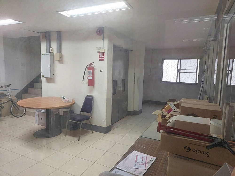 รูป Call :  086-318-1186 ขายอาคารสำนักงาน 6 ชั้น พร้อมโรงงาน คลังสินค้า 200 ตร.วา ซอยลาดพร้าว 80 แยก 26 เขตวังทองหลาง ใกล้รถไฟฟ้าสีเหลือง ลาดพร้าว 71 - รูปที่ 8/13