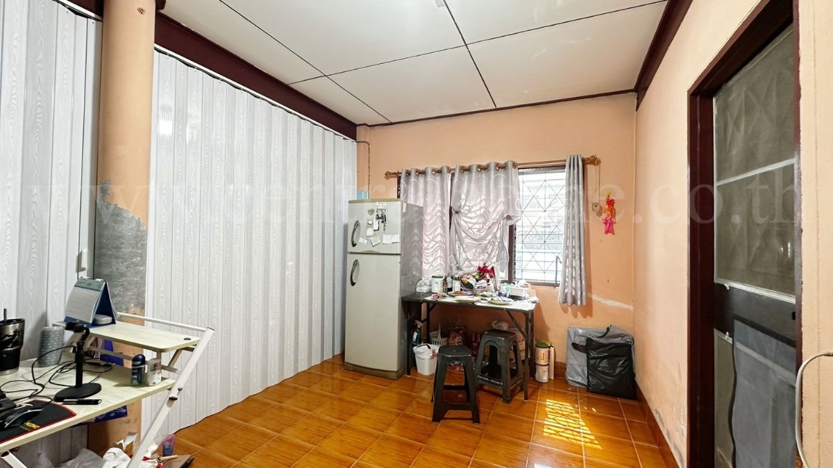 รูป บ้านเดี่ยว พร้อมที่ดิน 93 ตร.วา พหลโยธิน 52 ราคาถูก ทำเลดี - รูปที่ 8/16