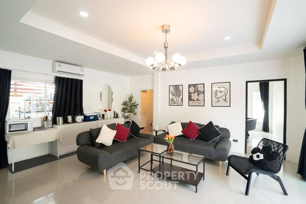 picture 6-BR Villa close to Pattaya (ID 1229337) - 10/34