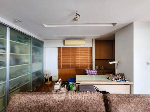 picture 3-BR Condo at Riverine Place in Suan Yai (ID 2106091) - 11/12