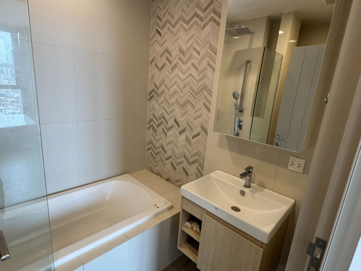 รูป OKA HAUS Sukhumvit 36 | ราคา 18,000 บาท | ห้องสวย ห้องใหม่ เฟอร์นิเจอร์ครบ พร้อมเข้าอยู่ด่วน!! - รูปที่ 9/10