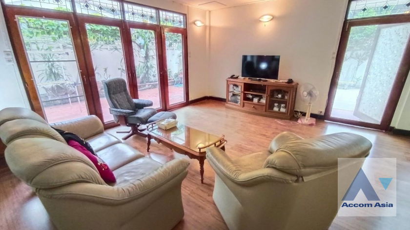 picture 🔼🔽 AccomA 📩 Spacious house with classic charm and greenery in Sathorn (1714115) - 3/20