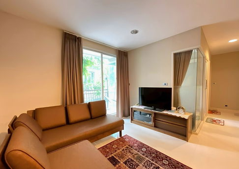 Discover peaceful low-rise living in Sukhumvit 24! Just steps to BTS Phrom Phong, Emporium, EmQuartier & EmSphere