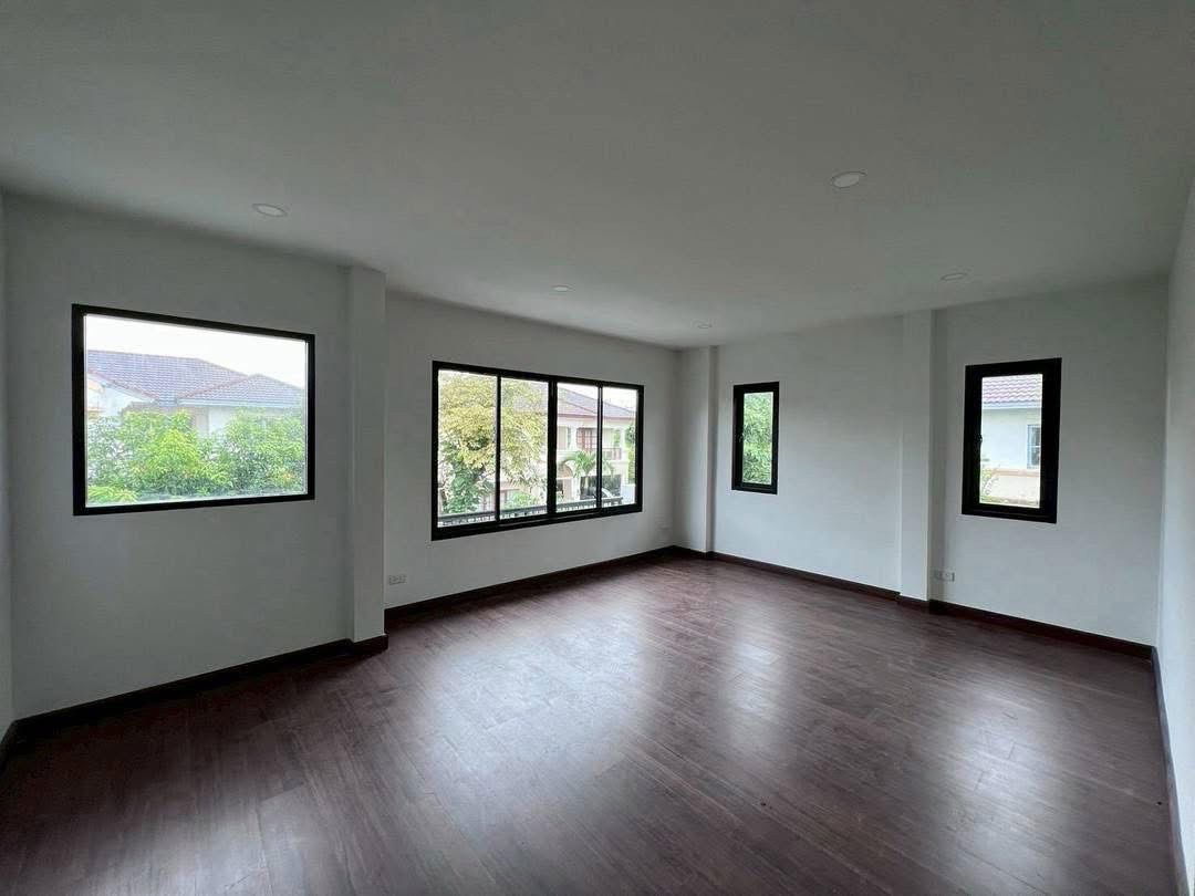 รูป P0110 ขายบ้านเดี่ยว 2 ชั้น หมู่บ้านมัณฑนา (ศรีนครินทร์–บางนา) โดย Land & Houses - รูปที่ 4/16