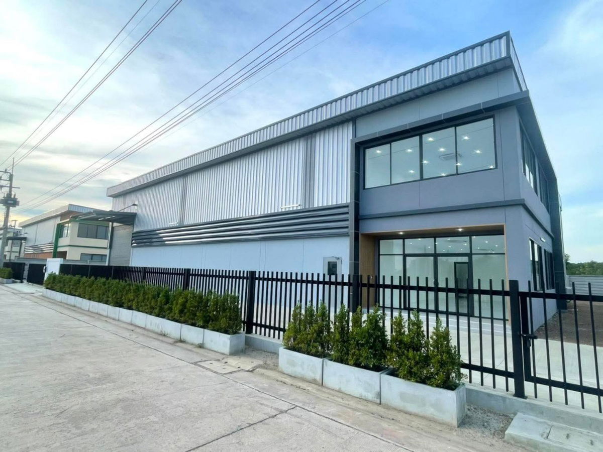 picture  located on the main road no need to enter the alley located on Road 340 BangBuaThong-SuphanBuri Mangkornthong Factory 1 Phase 2 book now and get 30%  - 6/6