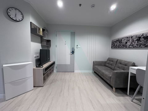 For Rent Condo LUMPINI PLACE SRINAKARIN - HUAMAK STATION Building A, Floor 21,1 bed room, Room size 26 sqm