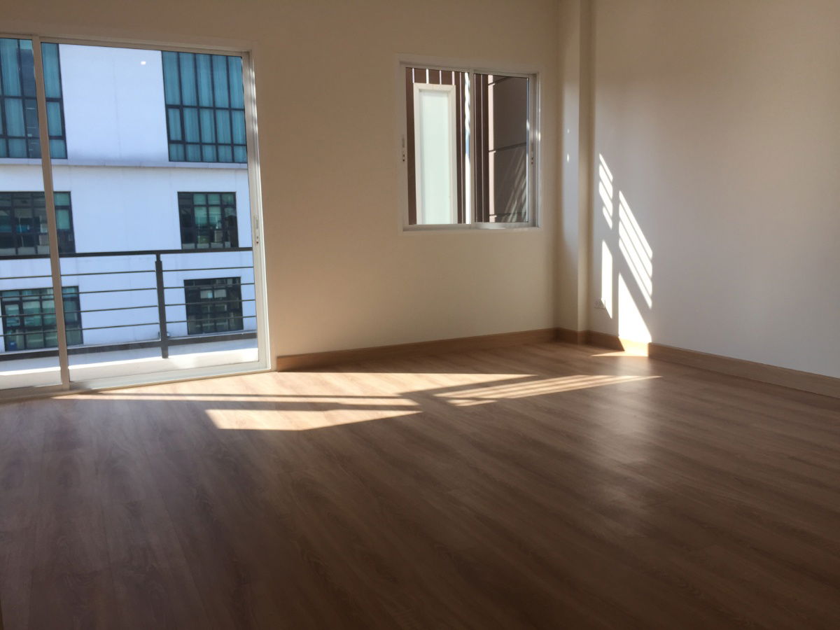 picture For rent Townhouse 32 sq.w. Grand de Ville Srinakarin - 8/17