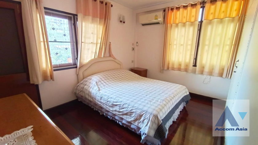 picture 🔼🔽 AccomA 📩 Spacious house with classic charm and greenery in Sathorn (1714115) - 19/20