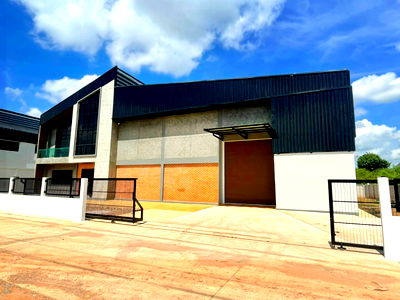 Factory for sale Bang Bua Thong Nonthaburi :  located on the main road no need to enter the alley located on Road 340 BangBuaThong-SuphanBuri Mangkornthong Factory 1 Phase 2 book now and get 30% 