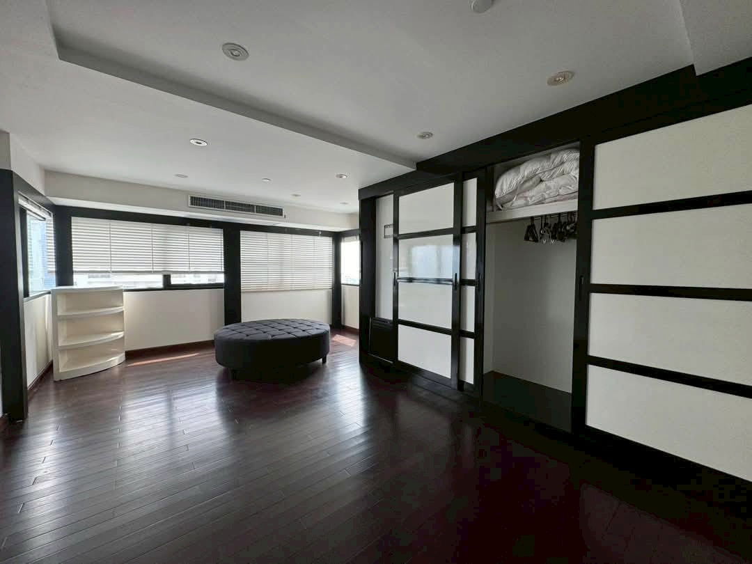 รูป LTH12839 - Condo for sale คอนโด ขาย at Sathorn Gardens สาธรการ์เด้นส์ Size 230 sqm. 3 beds 3 baths Near BTS Sala Daeng Station ONLY 25 MB - รูปที่ 4/16