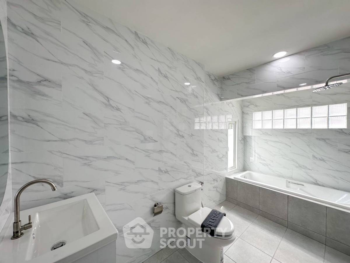 รูป วิลล่า 6-ห้องนอน ใกล้ เมืองพัทยา (ID 1229337) - รูปที่ 26/34