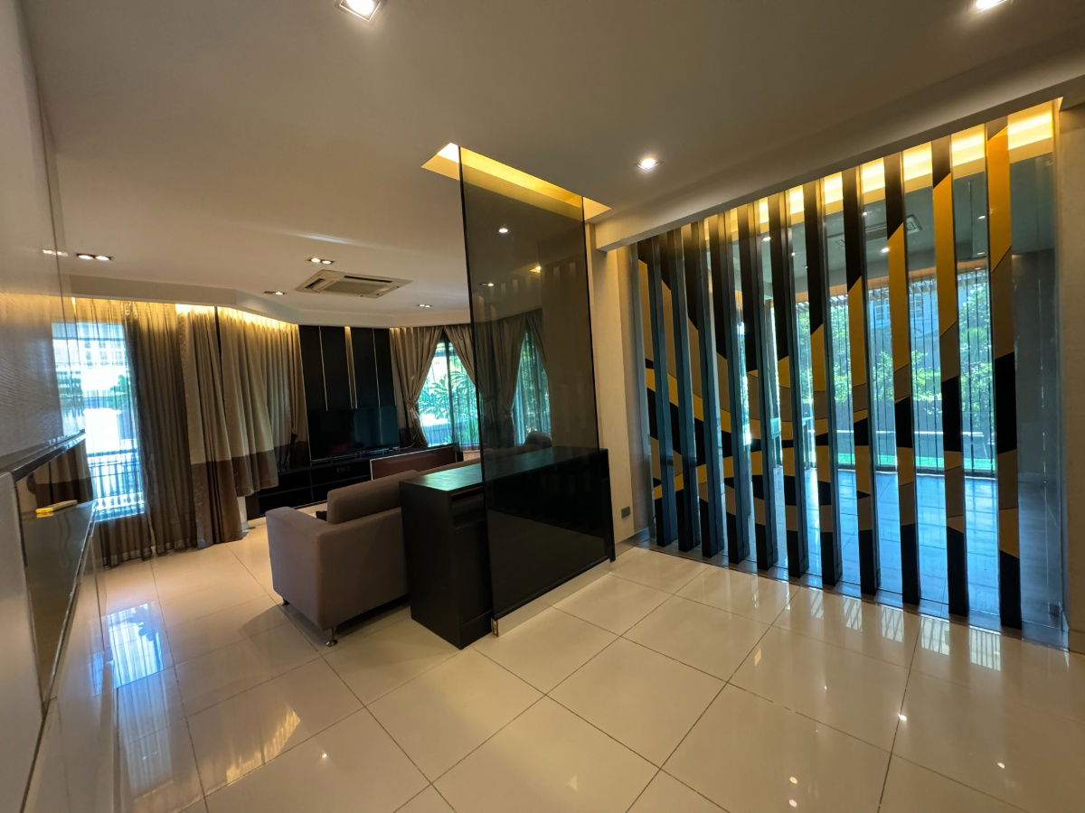 picture P0107 Golden Nakara – Spacious Luxury Home in Central Bangkok - 11/40