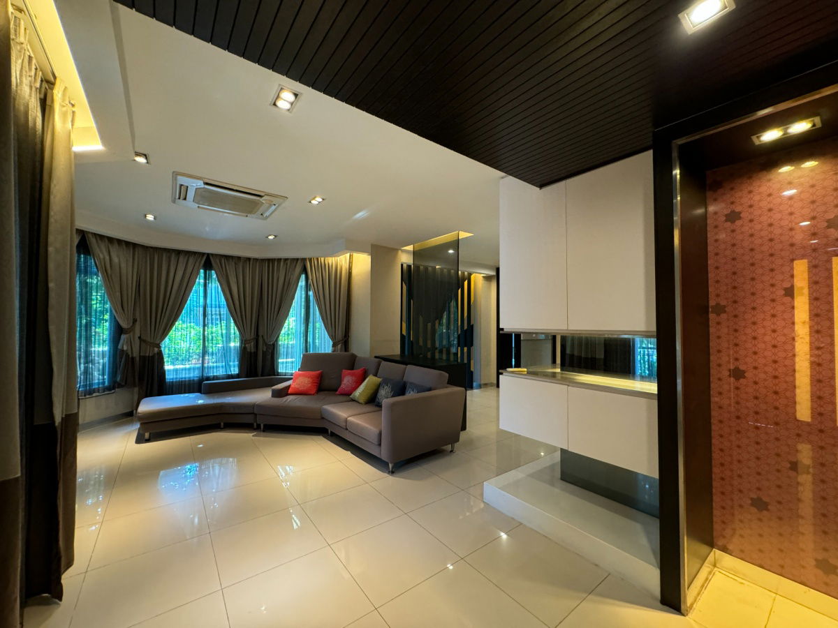 picture P0107 Golden Nakara – Spacious Luxury Home in Central Bangkok - 12/40