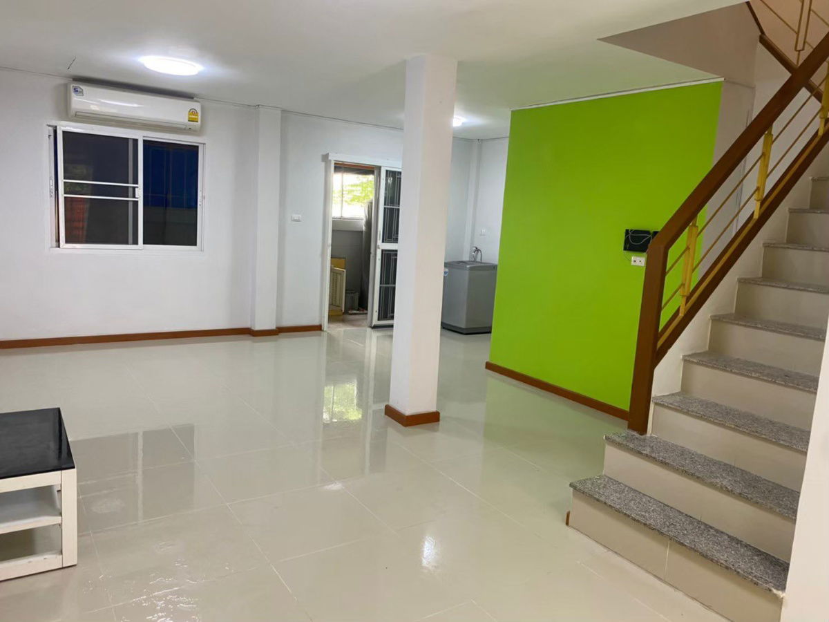 รูป 🏠 บ้านทาวน์เฮ้าส์ 2 ชั้น หมู่บ้านนนท์ธารา2 เส้นนครอินทร์  ราชพฤกษ์-พระราม5 🔸 เนื้อที่ 22 ตร.วา  3 ห้องนอน 2 ห้องน้ำ จอดรถได้ 2 คันรวมหน้าบ้าน  - รูปที่ 5/18
