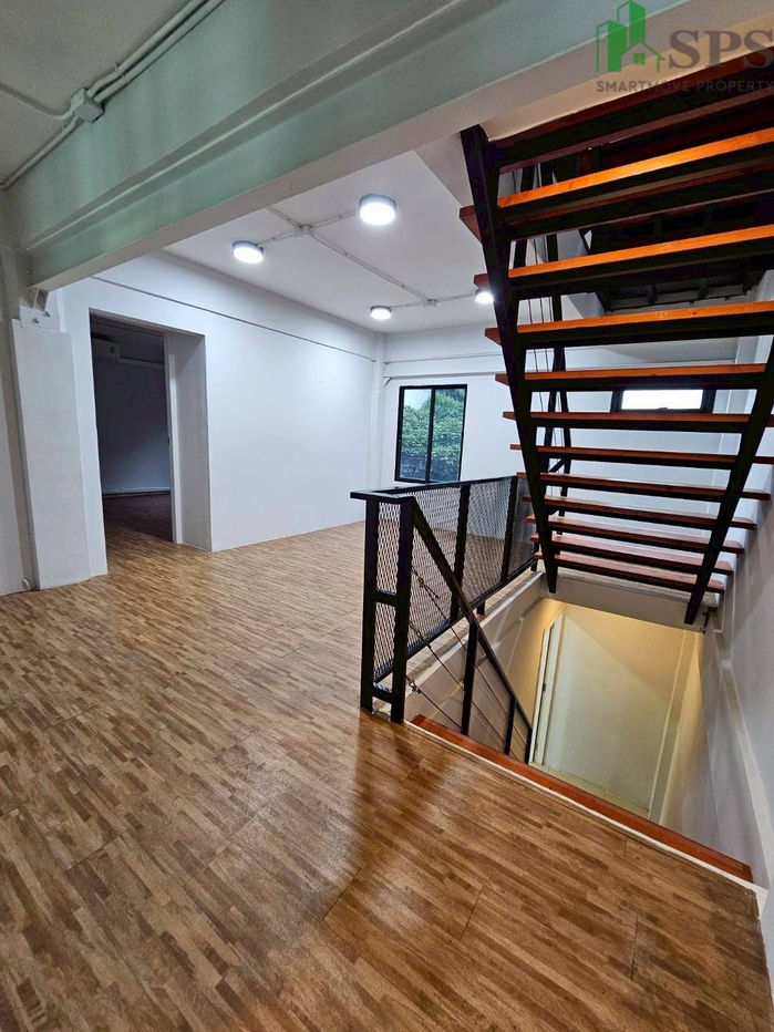 picture Home Office in Sukhumvit 50 for RENT ( SPSP617) - 10/20