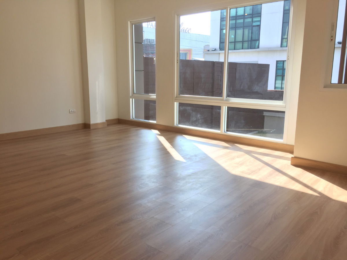 picture For rent Townhouse 32 sq.w. Grand de Ville Srinakarin - 10/17