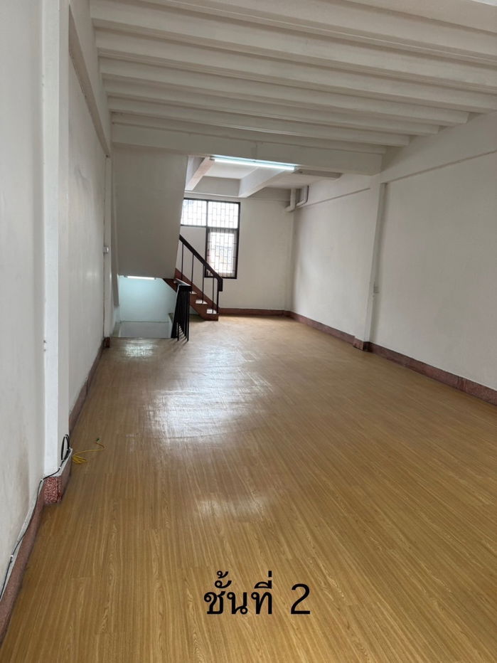 picture WS1558 🏢 Commercial building for rent, 3.5 floors, Phatthanakan 57/1, next to 8-lane main road, cars pass all day! Only 35,000 baht/month - 18/21